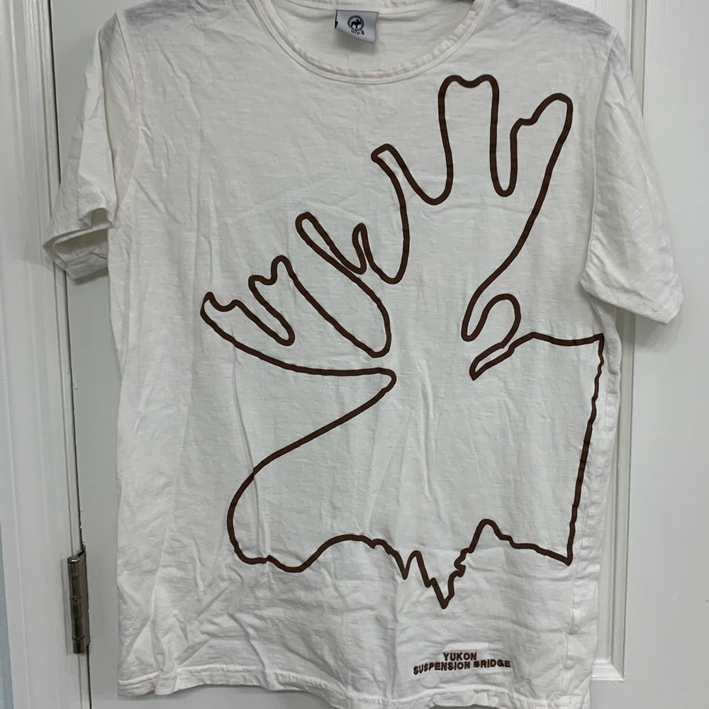 Moose tee shirt, size Small